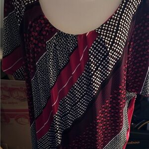 Elegant Women's Short Sleeve Top in Red and Black